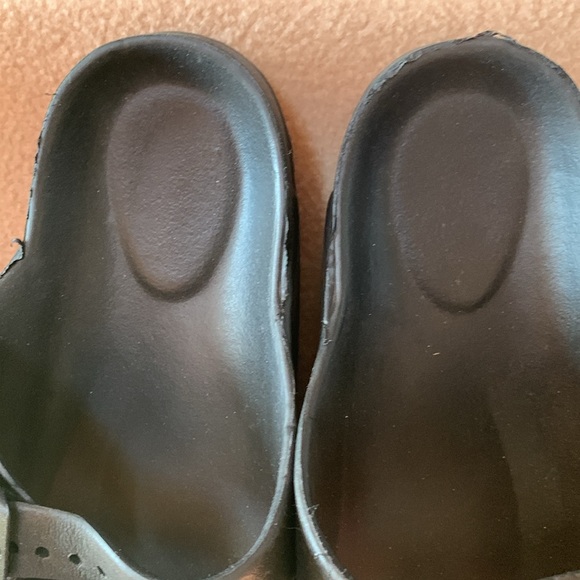 Black Beach Locker Room Sandals Lot Size 7 - Picture 5 of 11